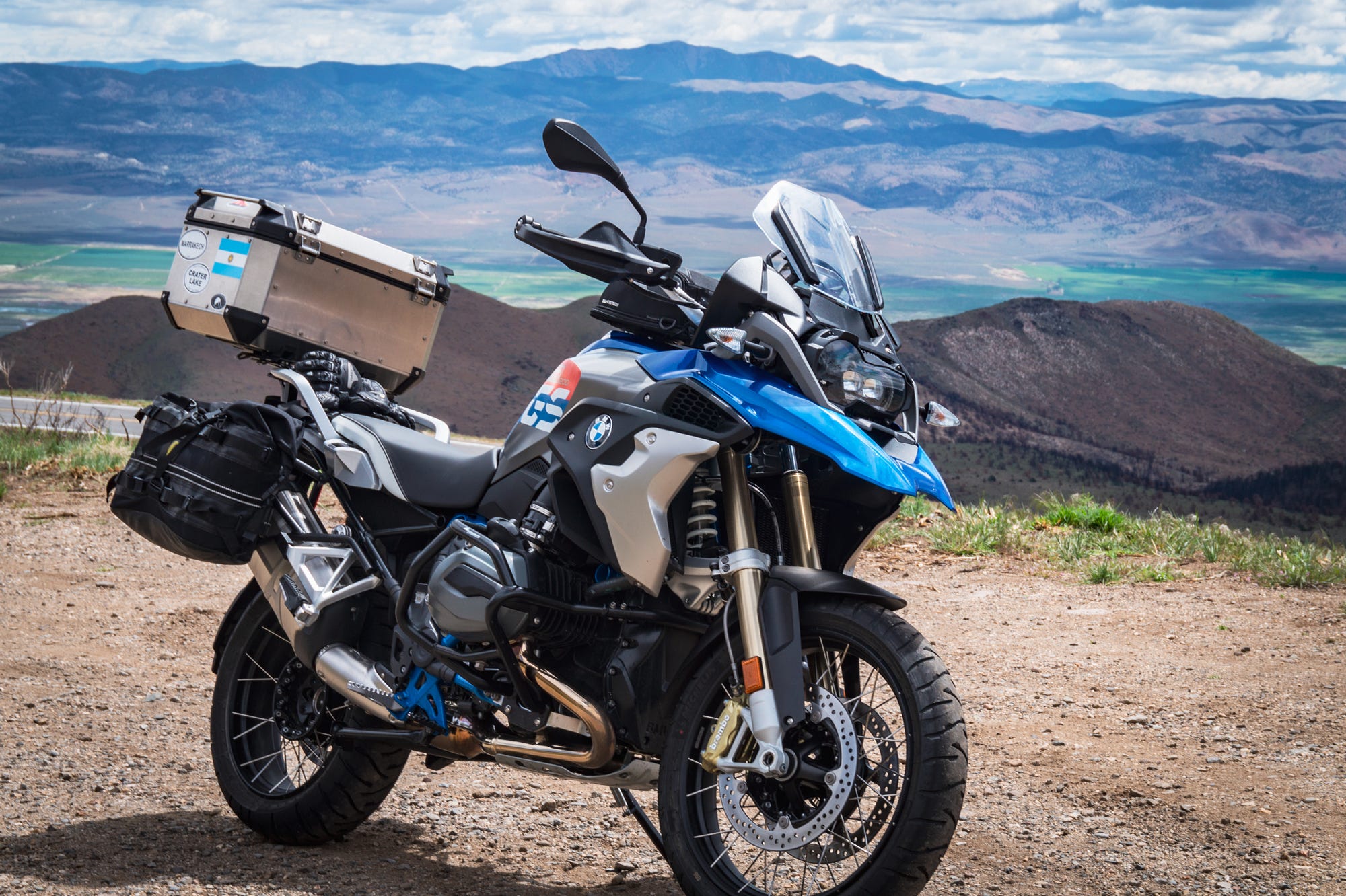 Best Motorcycle Tyre and Size Guide for the BMW R1200 GS 