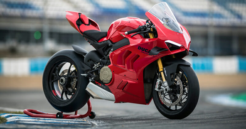 Best Motorcycle Tyre and Size Guide for the Ducati Panigale V4