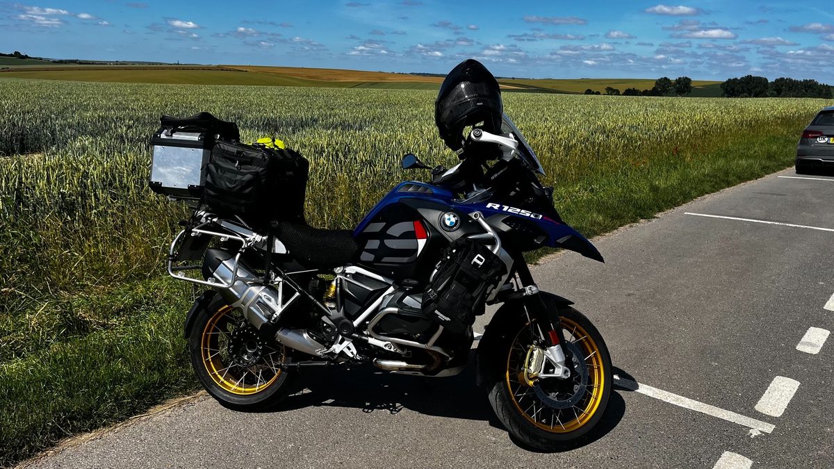 Gareth’s Dunlop Road Smart 4 Review: 1,000+ Miles on a BMW R1250 GSA