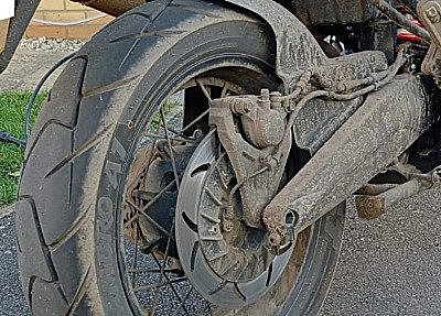 A familiar name leads to a tyre review, Stu and his CST CM-A1 Ride Ambro.