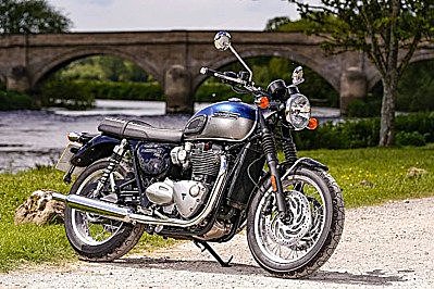 Best Motorcycle Tyre and Size Guide for the Triumph Bonneville 